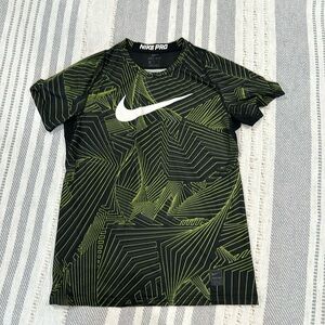 Boys size extra large Nike pro dry fit T-shirt. New without tags.